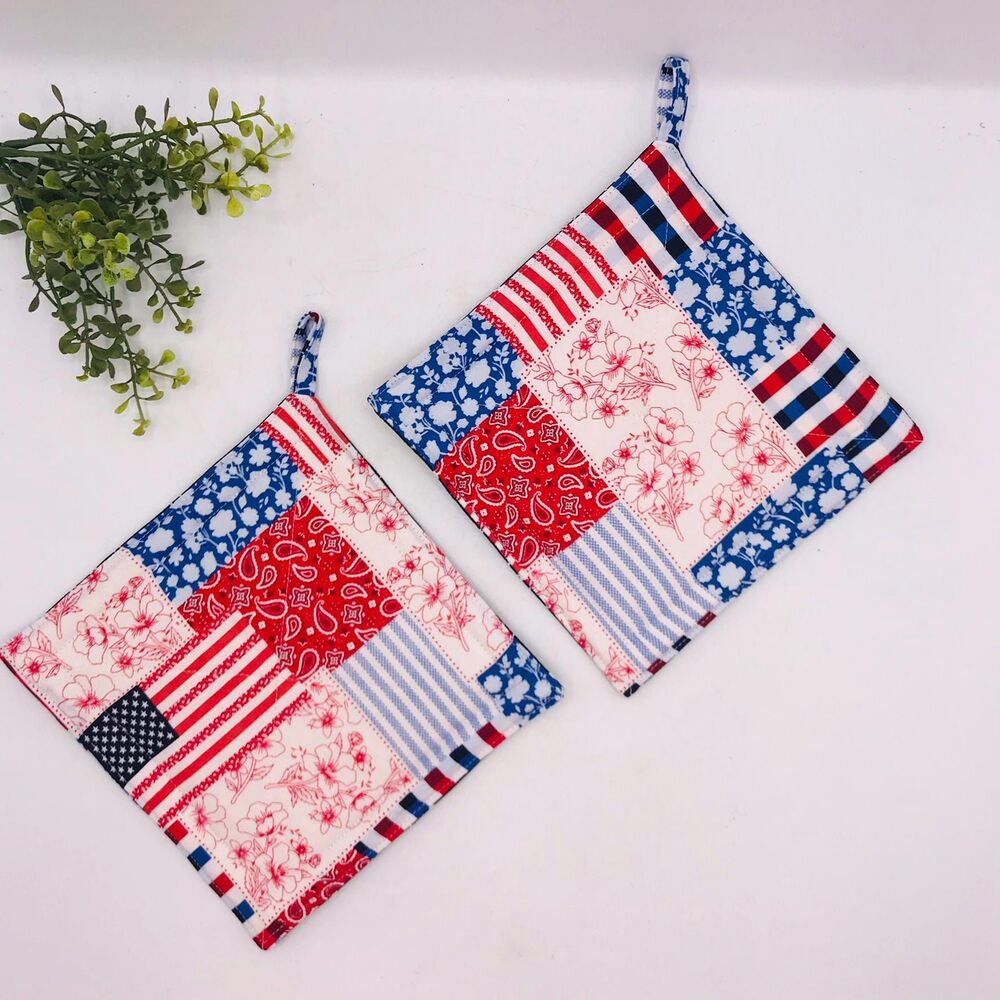 2 Square Potholders, Patchwork Americana Red White Blue Kitchen 7x7 Inches
